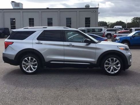 Certified 2021 Ford Explorer Platinum w/ Equipment Group 601A image 5