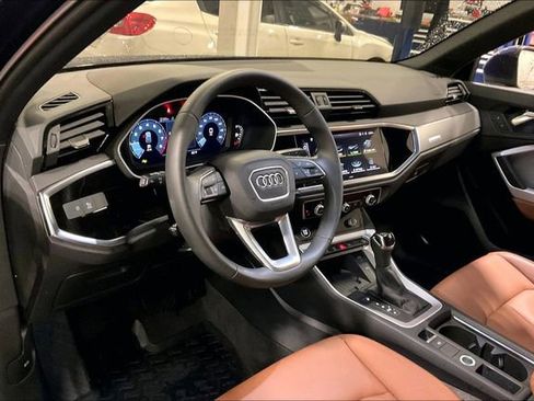 Certified 2025 Audi Q3 2.0T Premium image 14