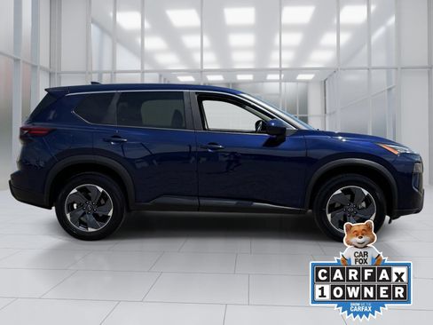 Used 2024 Nissan Rogue SV FWD image 8