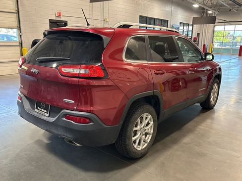 Used 2015 Jeep Cherokee Latitude w/ Cold Weather Group AWD/4WD image 4