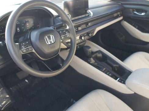 Used 2023 Honda Accord EX image 14