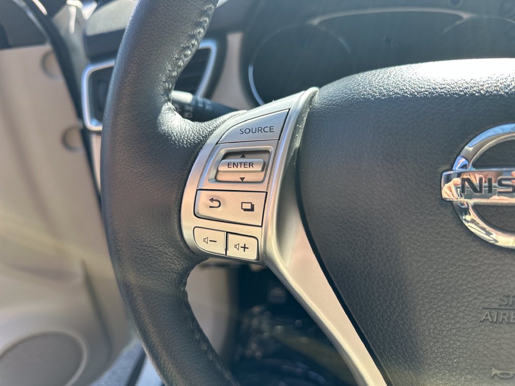 Used 2016 Nissan Rogue SL w/ SL Premium Package AWD/4WD image 19