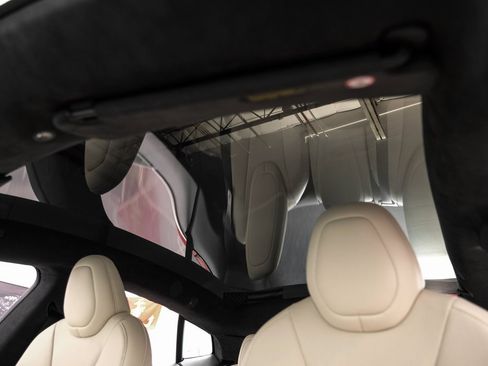 Used 2021 Tesla Model S Plaid image 6