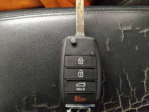 Used 2020 Kia Optima LX FWD image 32