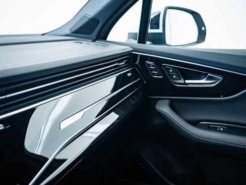 Used 2025 Audi Q7 3.0T Prestige w/ Prestige Package image 34