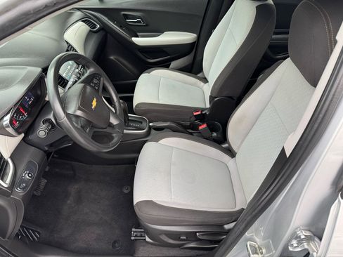 Used 2017 Chevrolet Trax LS image 8