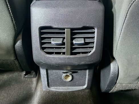 Used 2020 Ford Fusion SE FWD image 27