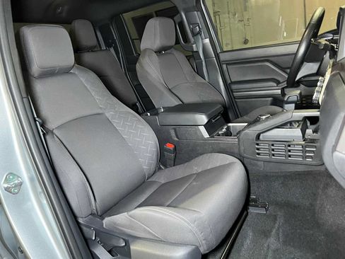 Used 2025 Toyota Tacoma SR5 AWD/4WD image 12