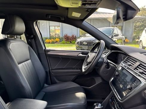 Used 2023 Volkswagen Tiguan SE R-Line FWD image 11