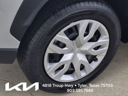 Used 2022 Toyota Corolla Cross L FWD image 7