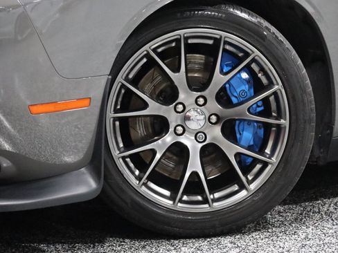 Used 2017 Dodge Challenger SRT image 20