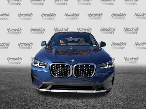 Certified 2025 BMW X4 xDrive30i image 3