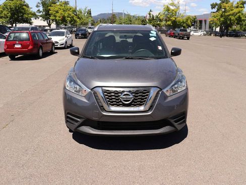 Used 2019 Nissan Kicks S FWD image 2