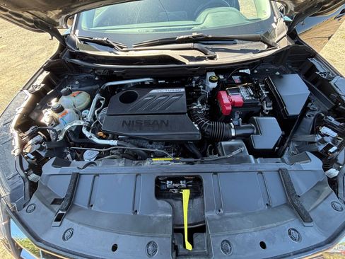 Used 2025 Nissan Rogue SV FWD image 34