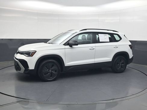 Used 2025 Volkswagen Taos S FWD image 11