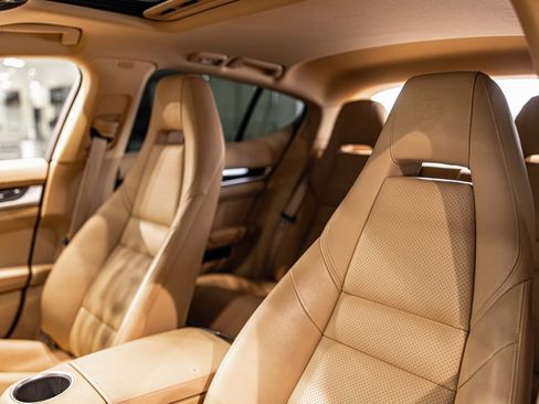 Used 2016 Porsche Panamera 4 image 18