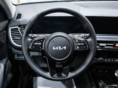 Used 2024 Kia Seltos S AWD/4WD image 15
