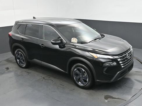 Used 2025 Nissan Rogue SV FWD image 39