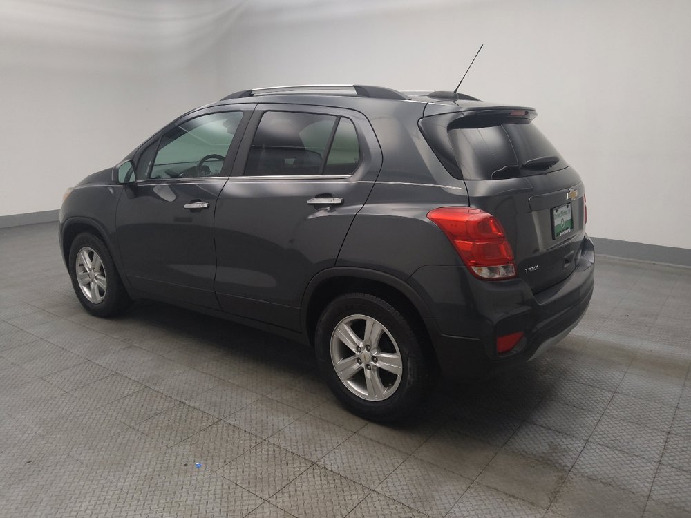 Used 2018 Chevrolet Trax LT w/ LT Convenience Package FWD image 3