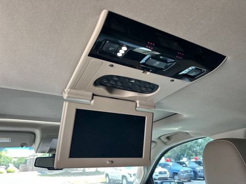 Used 2019 GMC Yukon XL SLT w/ Open Road Package RWD image 13