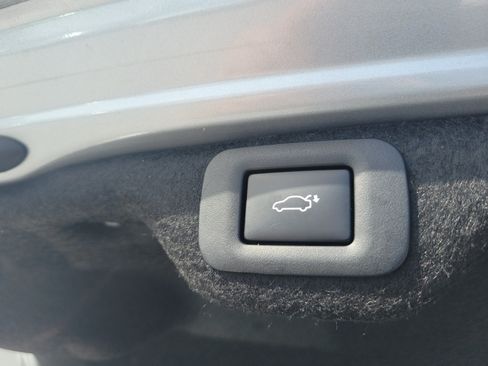 Certified 2023 Lexus ES 250 w/ Premium Package AWD/4WD image 10