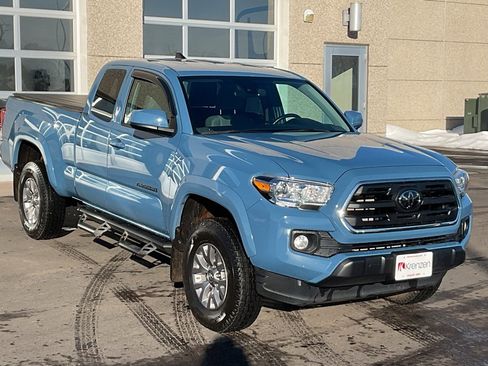 Used 2019 Toyota Tacoma 4x4 Access Cab image 3