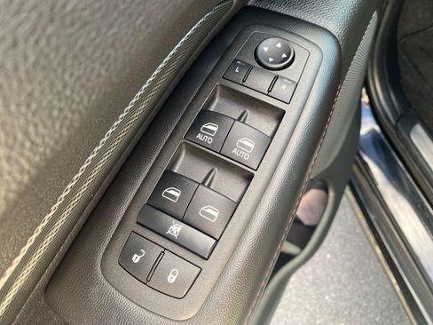 Used 2022 Dodge Durango R/T w/ Blacktop Package image 9