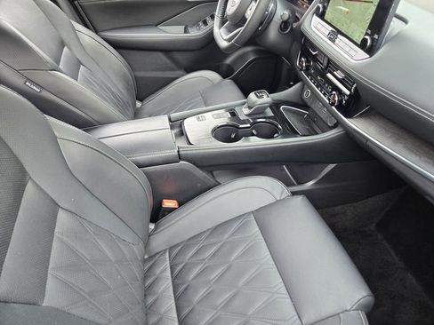 Used 2023 Nissan Rogue Platinum image 17