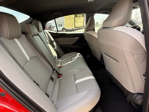 Used 2025 Toyota Camry SE image 37