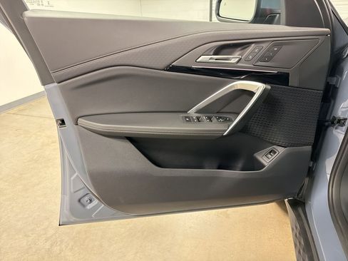 Certified 2025 BMW X2 xDrive28i image 12