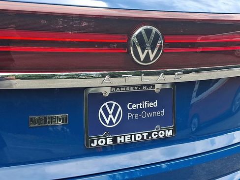Certified 2025 Volkswagen Atlas Cross Sport SE image 31