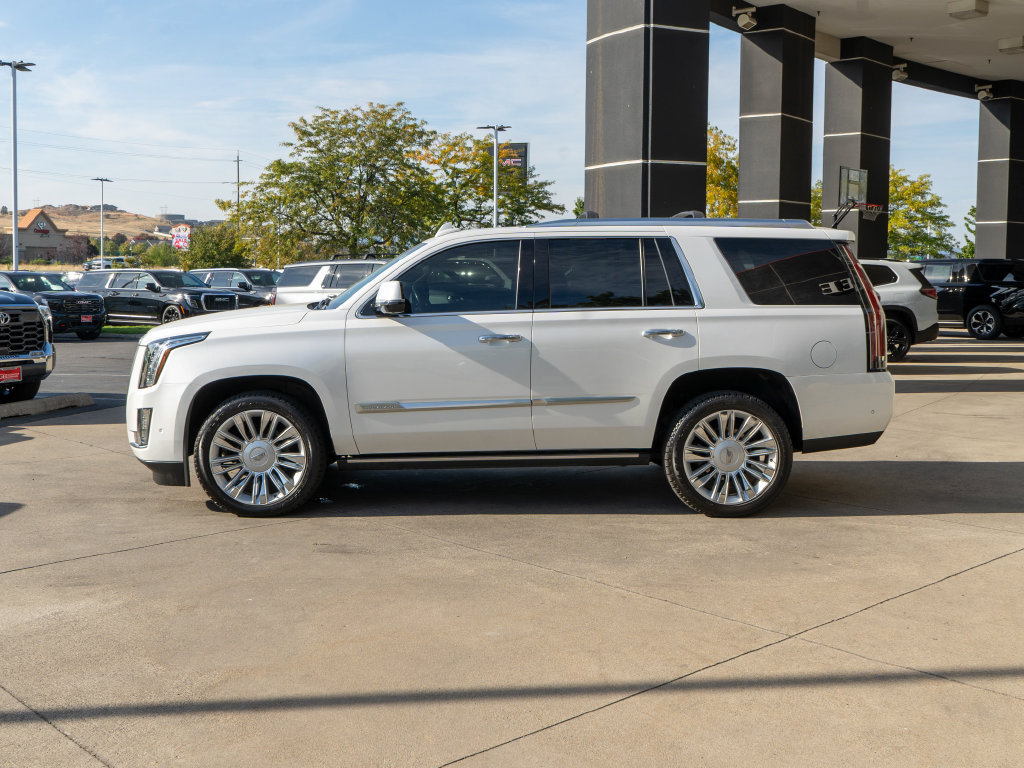 Used 2019 Cadillac Escalade Platinum AWD/4WD image 4