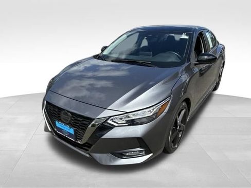 Used 2023 Nissan Sentra SR w/ Electronics Package FWD image 3