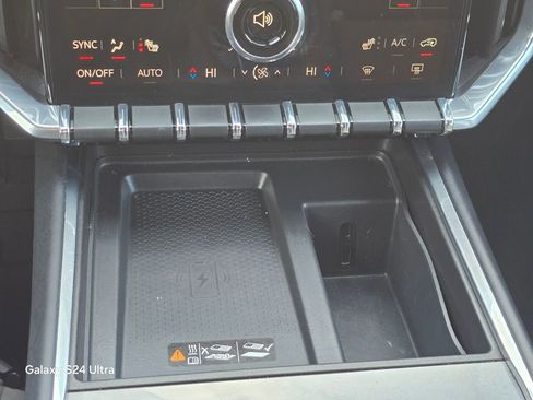 Used 2025 GMC Acadia Elevation image 28