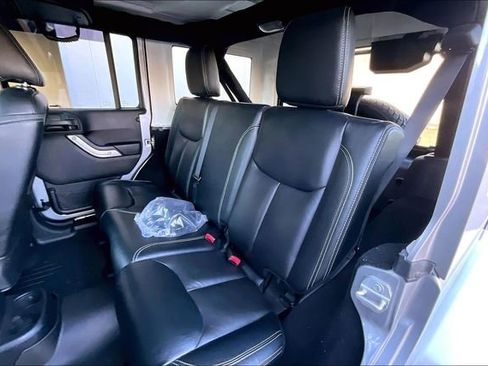 Used 2015 Jeep Wrangler Unlimited Sahara w/ Max Tow Package image 19