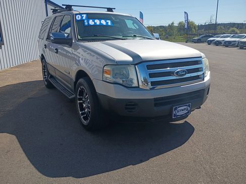 Used 2007 Ford Expedition XLT AWD/4WD image 3