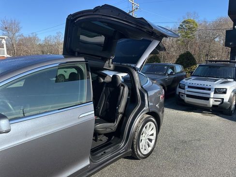 Used 2021 Tesla Model X Long Range image 29
