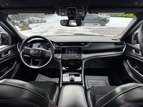 Used 2024 Jeep Grand Cherokee L Altitude image 14