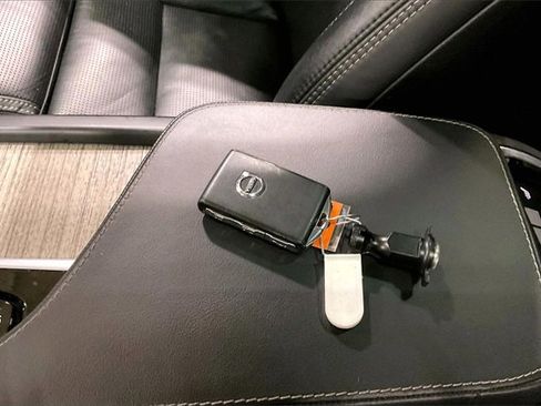 Certified 2023 Volvo XC90 B6 Ultimate image 12