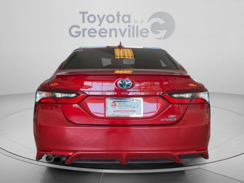 Used 2022 Toyota Camry SE w/ Audio Upgrade Package FWD image 5