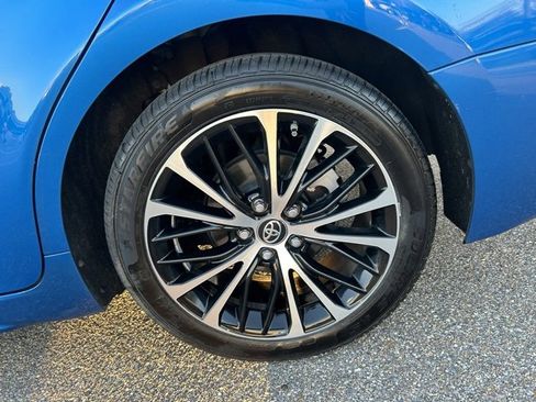 Used 2018 Toyota Camry SE image 9