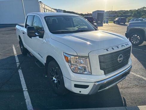 Used 2024 Nissan Titan SV w/ SV Convenience Package AWD/4WD image 4
