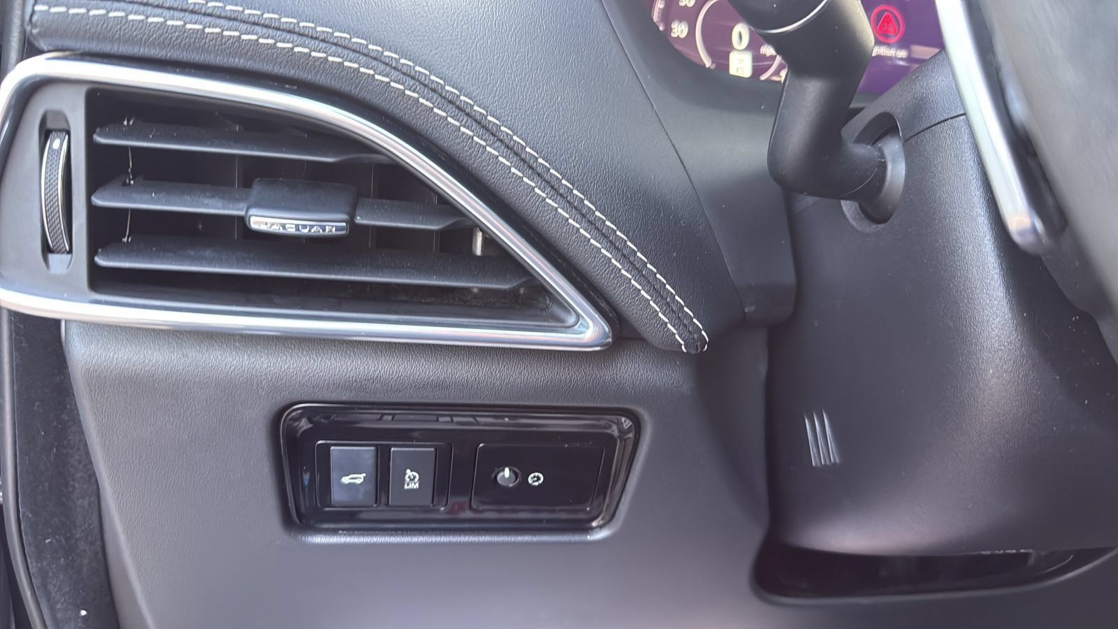 Used 2020 Jaguar F-PACE R-Sport AWD/4WD image 14