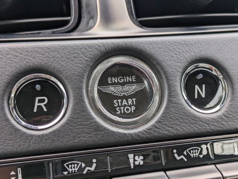 Used 2020 Aston Martin DBS Superleggera Volante RWD image 31