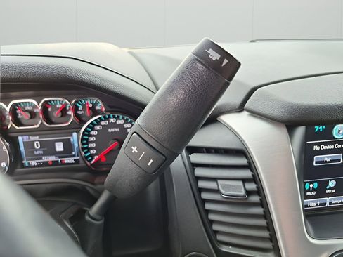 Used 2017 GMC Yukon XL SLT w/ Open Road Package image 39