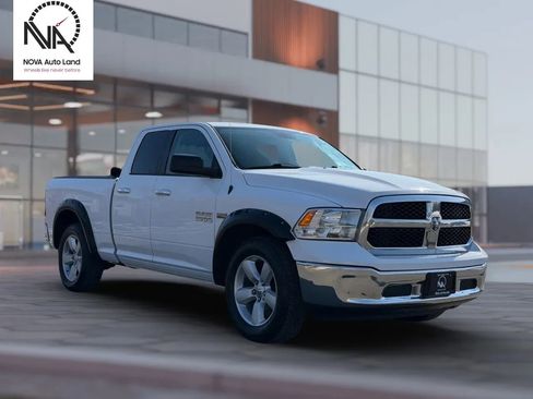 Used 2017 RAM 1500 Classic SLT image 3