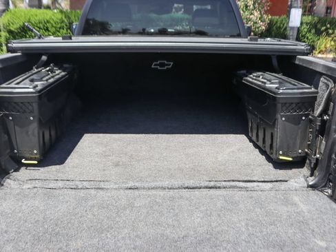 Used 2015 Chevrolet Silverado 1500 LT w/ LT Convenience Package AWD/4WD image 9