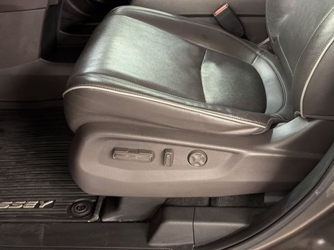 Used 2023 Honda Odyssey Elite image 13