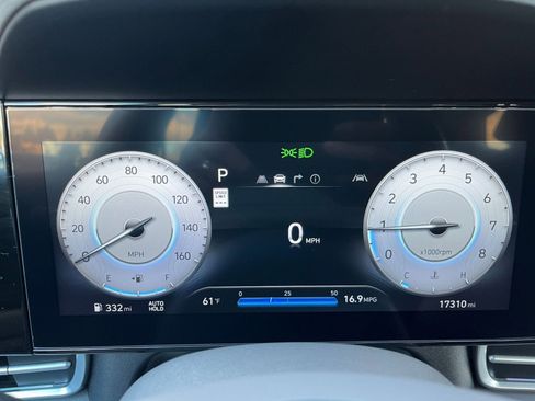 Used 2025 Hyundai Elantra SEL image 40