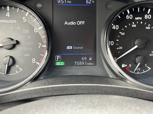 Used 2019 Nissan Rogue SV FWD image 13
